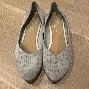 TOMS Suede Jutti Flat - Laser Cut Gray size 8